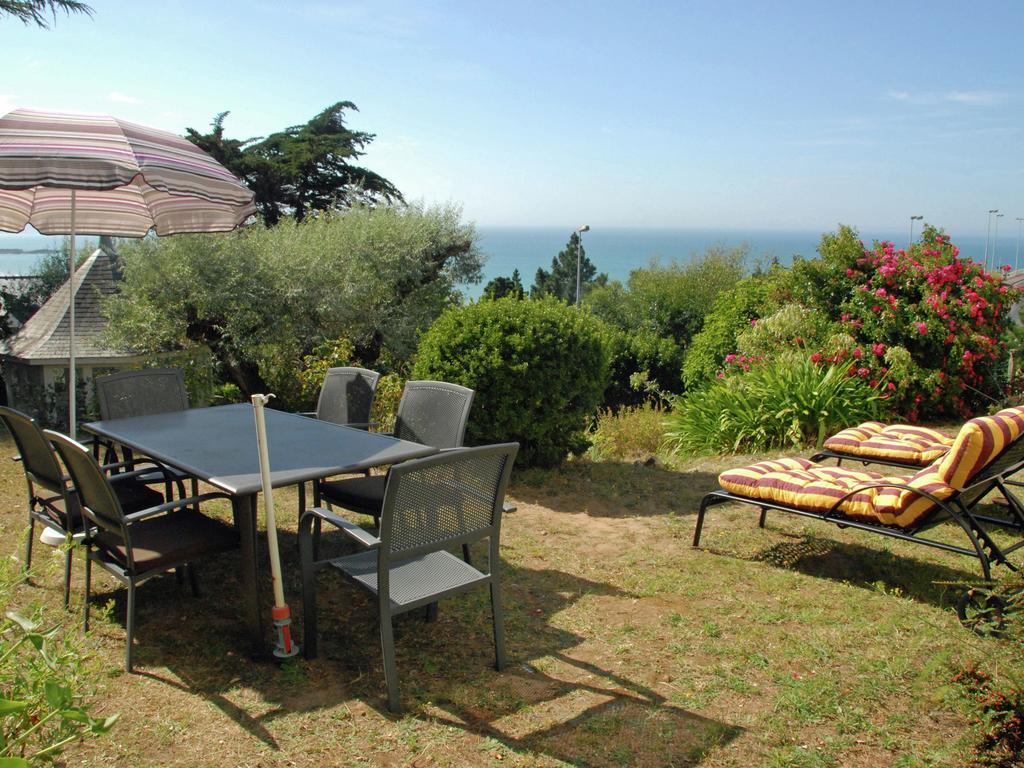 Beautiful Holiday Home With Sea View In Erquy Szoba fotó