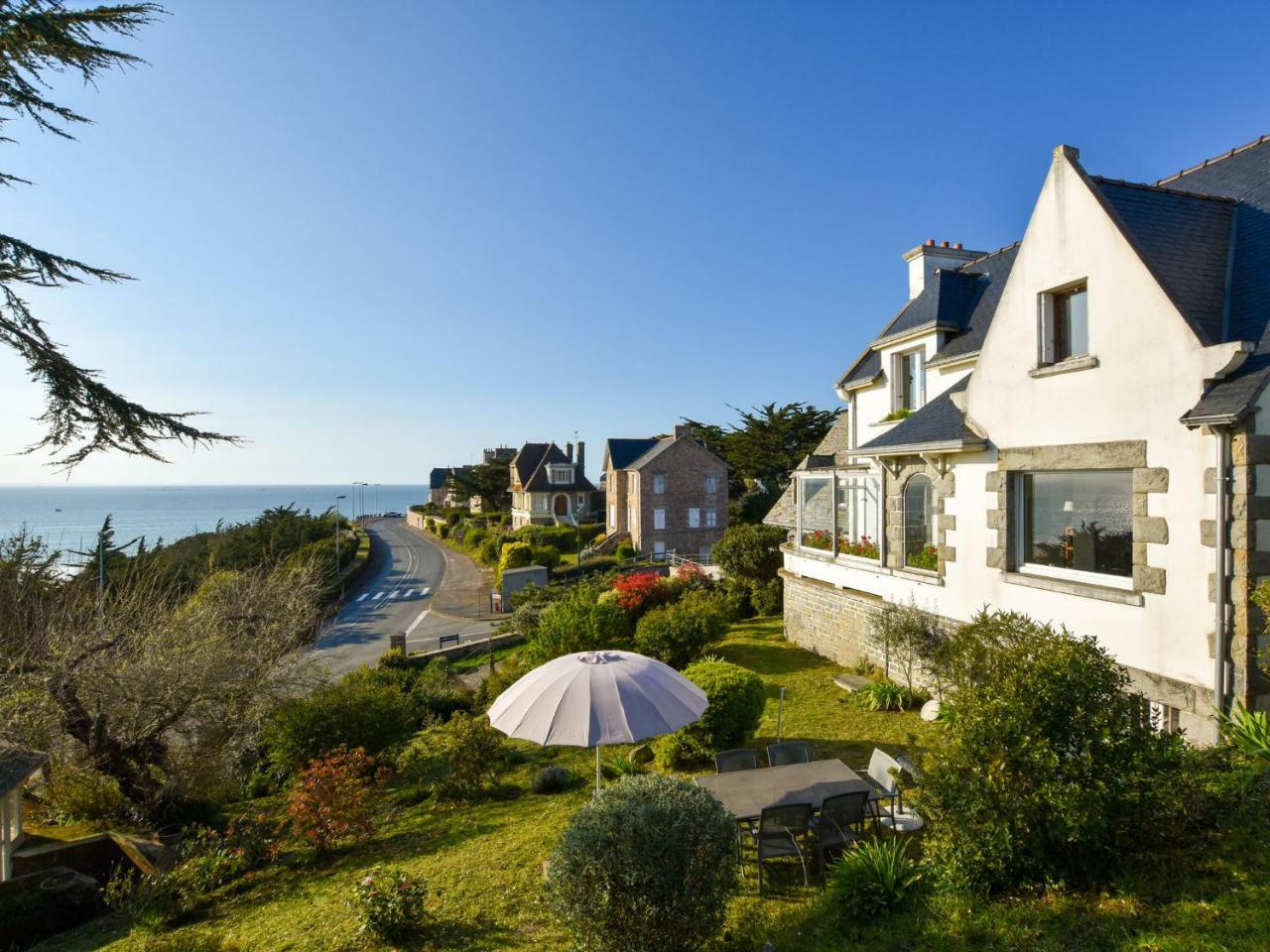 Beautiful Holiday Home With Sea View In Erquy Kültér fotó